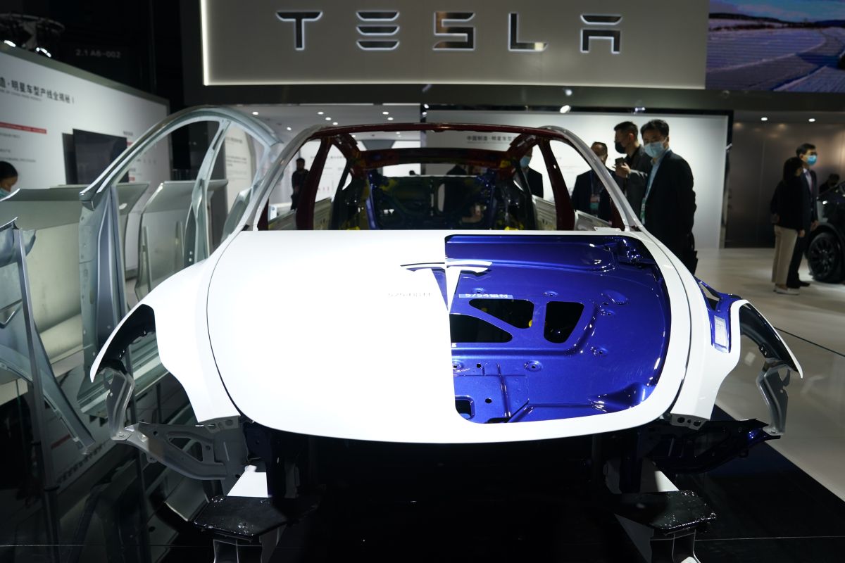 Pengiriman dari pabrik Tesla di Shanghai lampaui 60 persen total 2021
