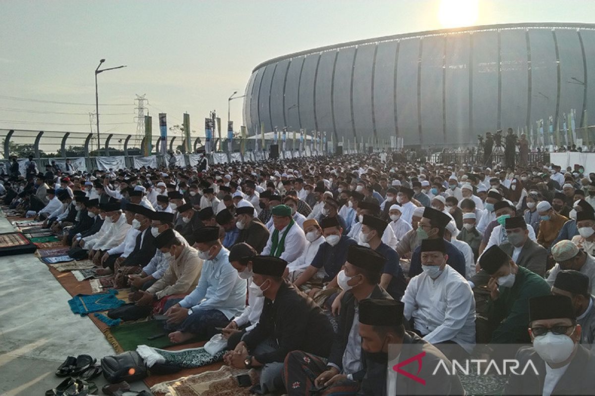 Anies minta warga yang shalat Id di JIS agar manfaatkan TransJakarta