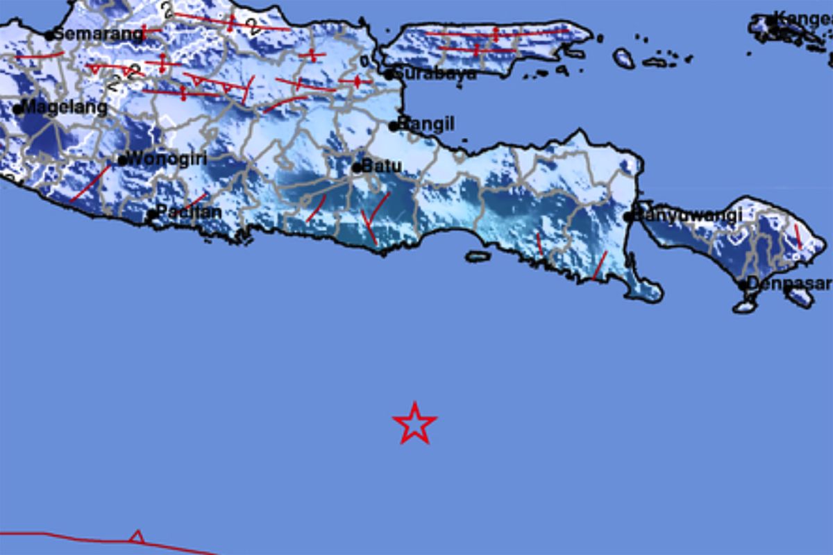 No reported damage despite multiple earthquakes striking East Java