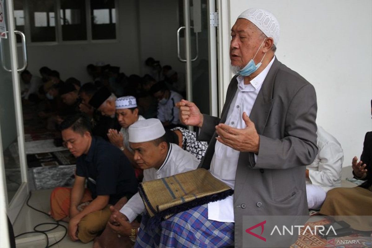 Shalat Idul Adha di kampus UMK Kendari dipenuhi umat Islam