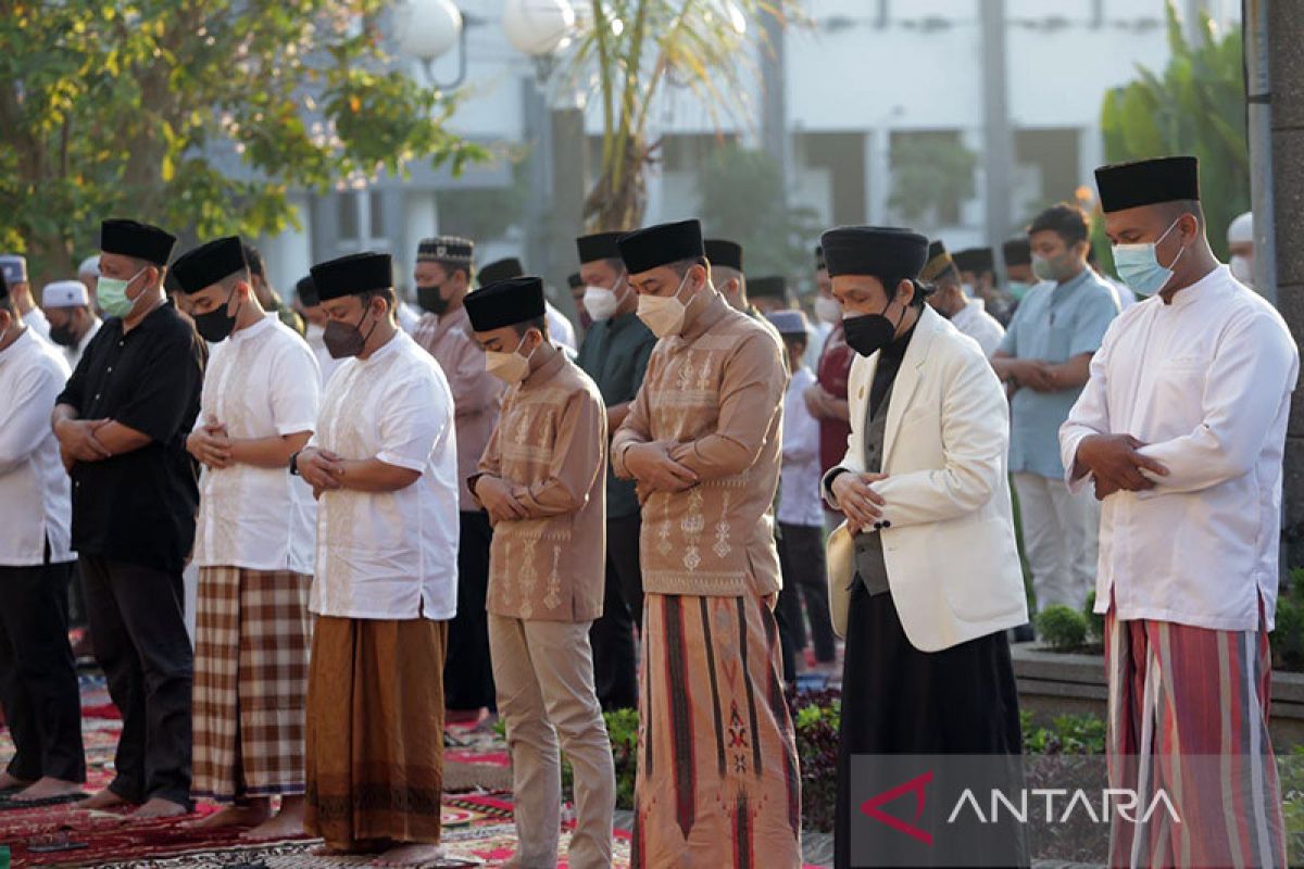 Shalat Idul Adha siap digelar di Balai Kota Surabaya pada Minggu