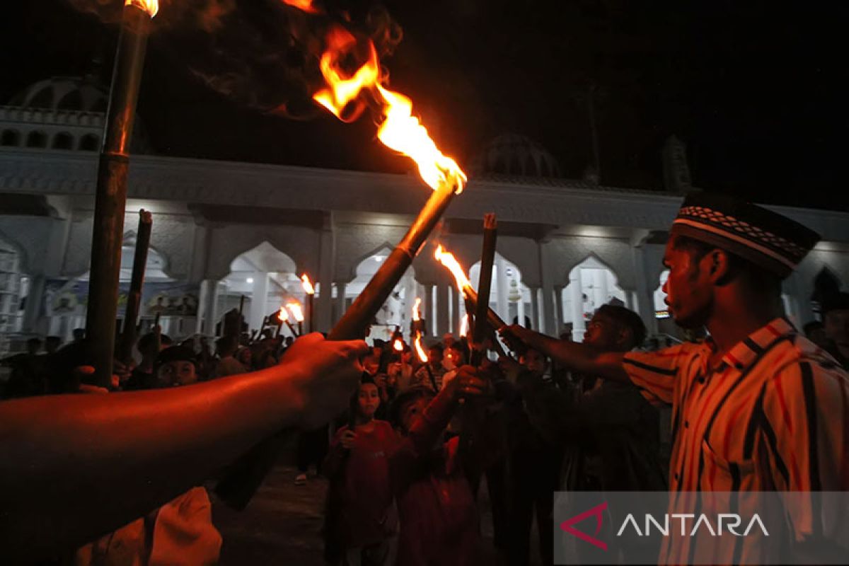 Pawai obor sambut Idul Adha