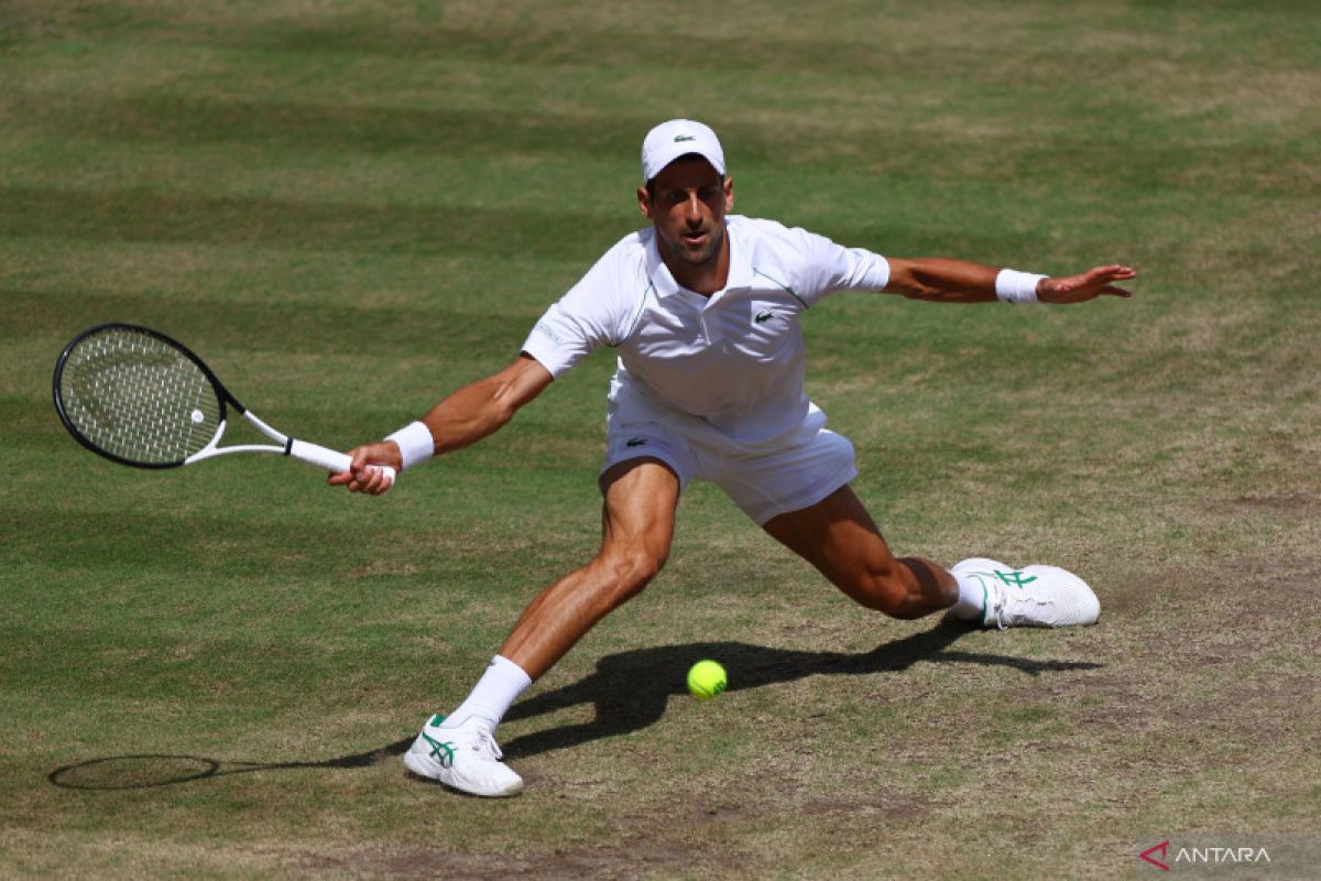 Djokovic kalahkan Kyrgios, raih titel Wimbledon ketujuh