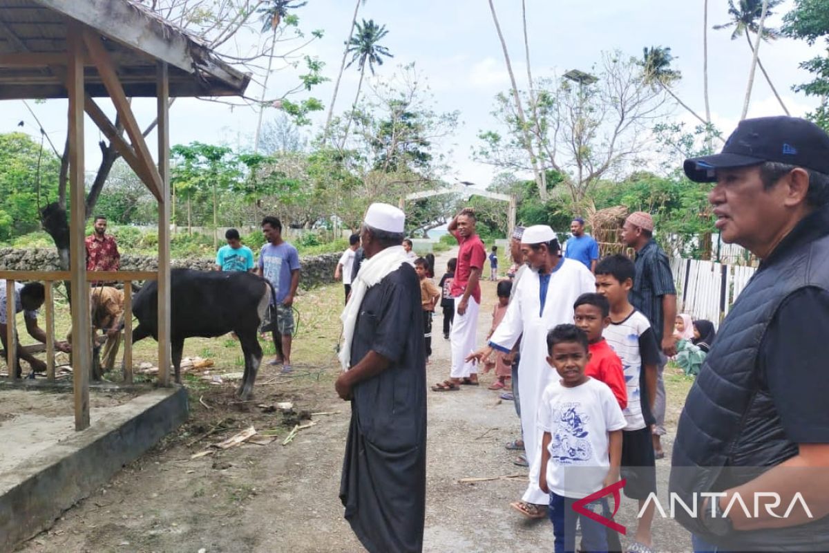 Idul Adha di Malra, Bupati Thaher: Momentum Kuatkan Iman dan Rasa Kebersamaan
