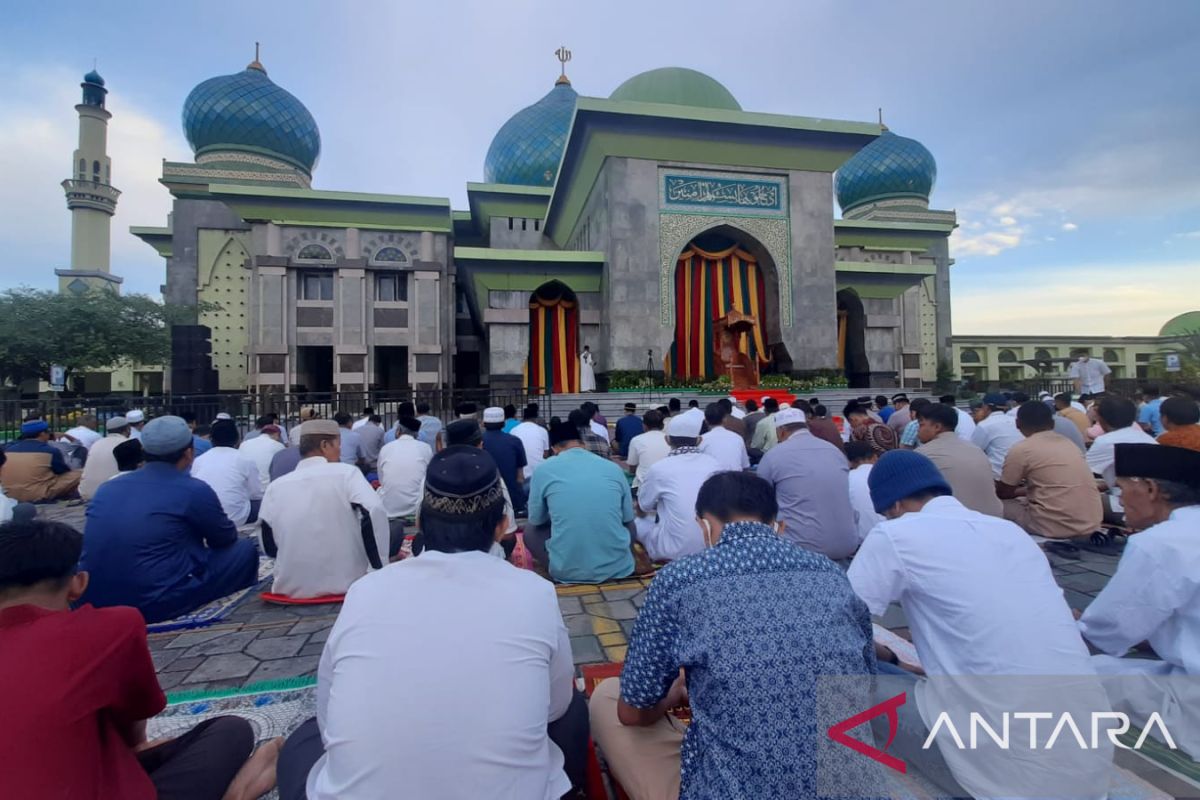 Masjid Raya An Nur Pekanbaru sembelih 12 sapi dan 3 kambing