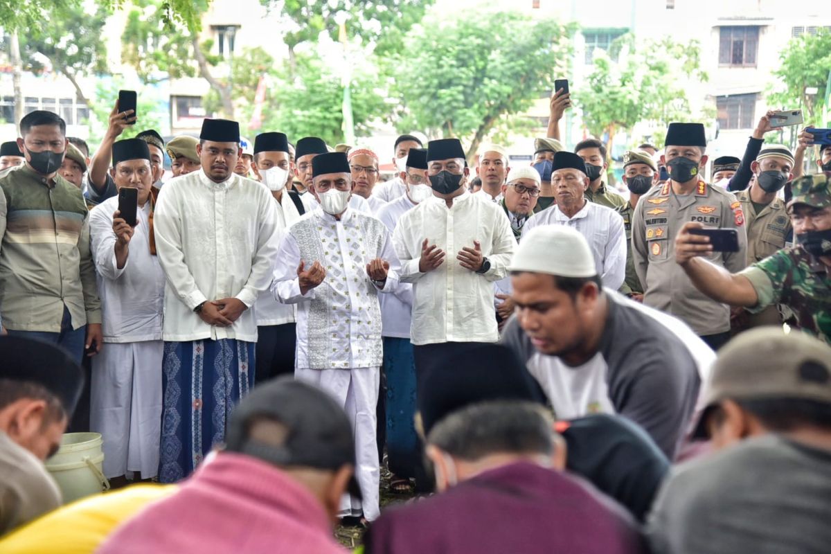 Wali Kota Medan kurbankan 10 ekor lembu di Hari Raya Idul Adha