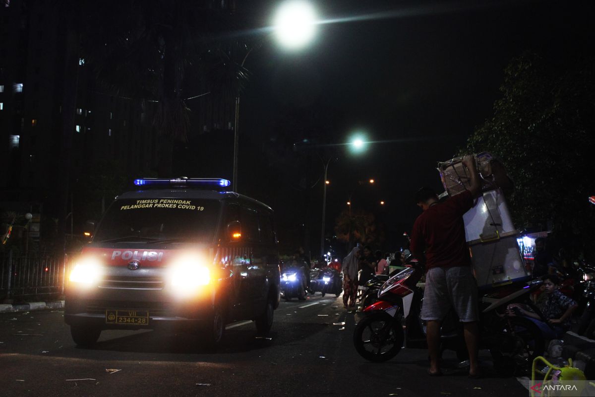 Polisi melarang konvoi kendaraan bermotor di malam takbiran