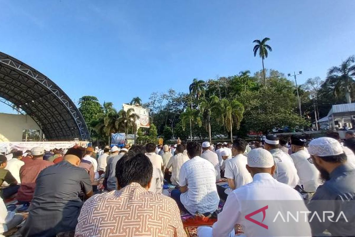 Ribuan warga Shalat Idul Adha di Lapangan Merdeka Pangkalpinang