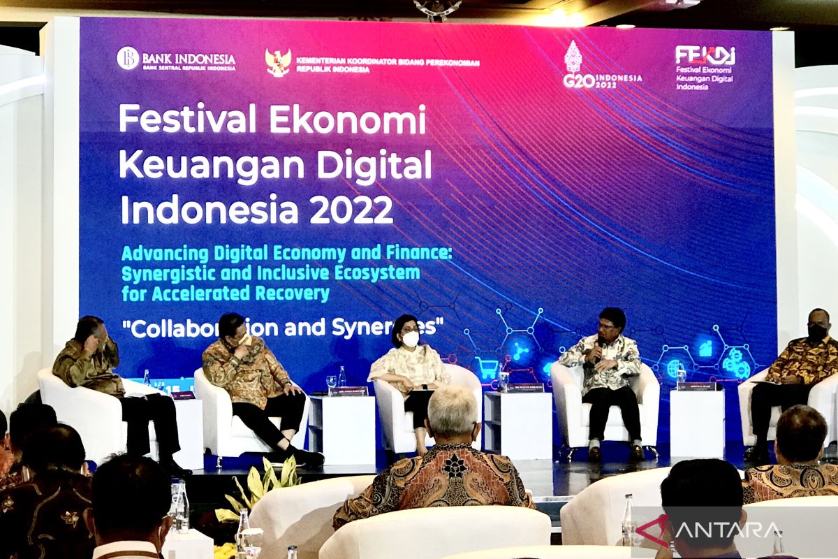 Menkominfo targetkan pusat data berbasis cloud pertama pada 2024