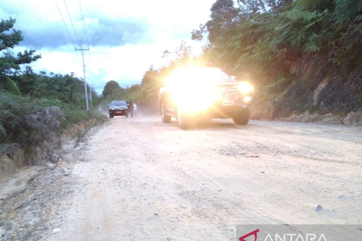 Sumbar upayakan bangun jalan tembus daerah pelosok di Rohul