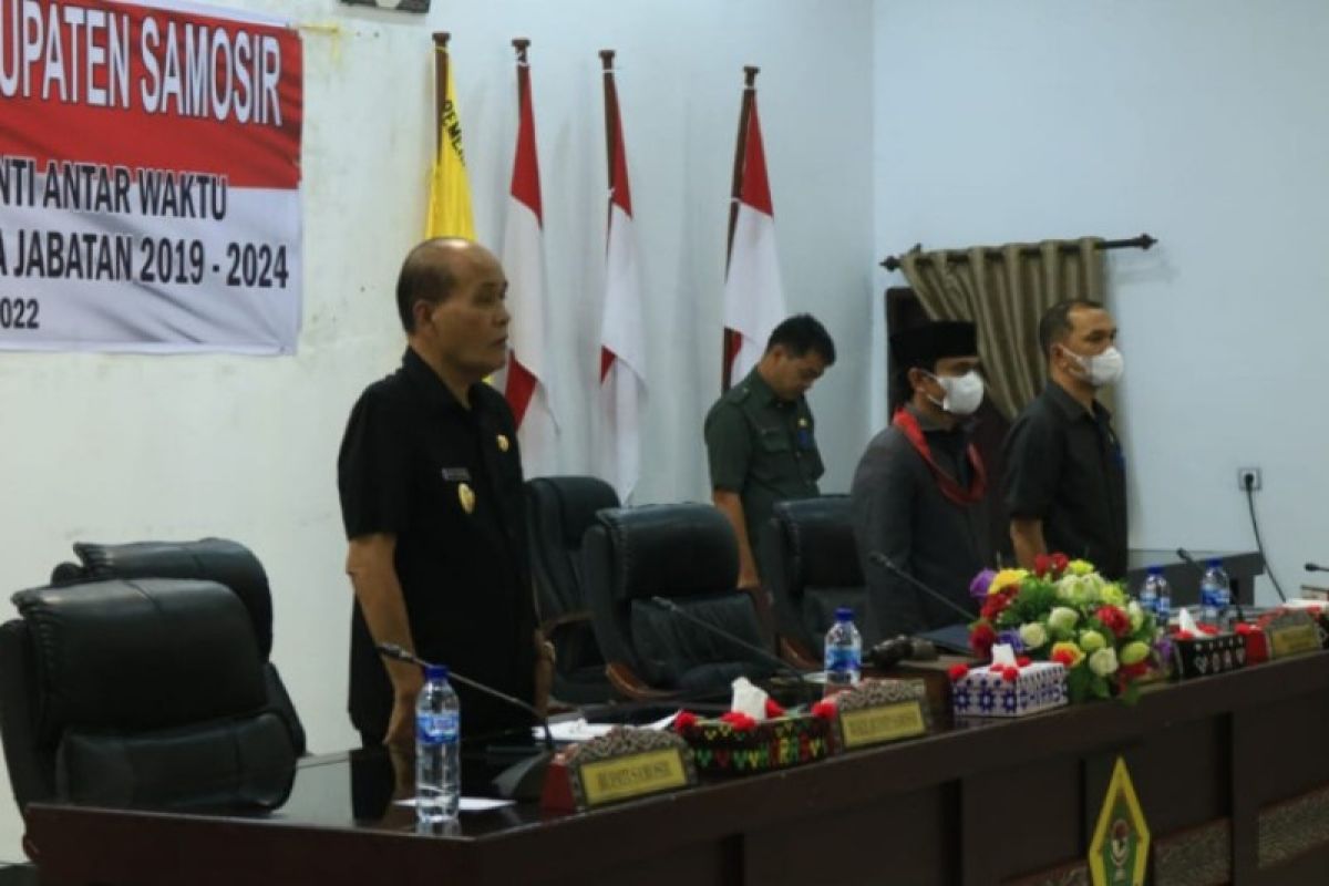 Pengucapan sumpah  PAW anggota DPRD Kabupaten Samosir 2019-2024
