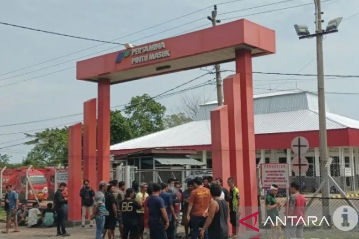 Puluhan sopir truk datangi Pertamina Bengkulu soal pembatasan beli solar bersubsidi