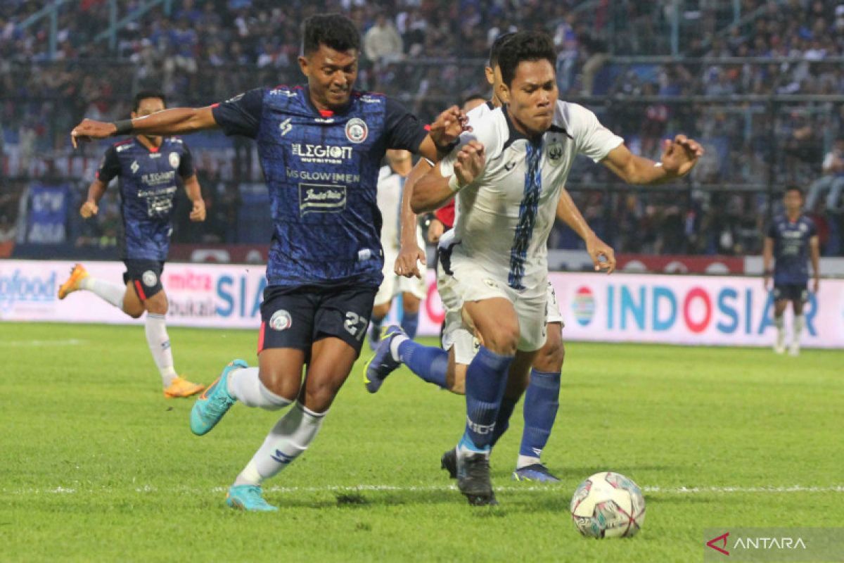 Laga Liga 1 digelar malam demi penonton TV