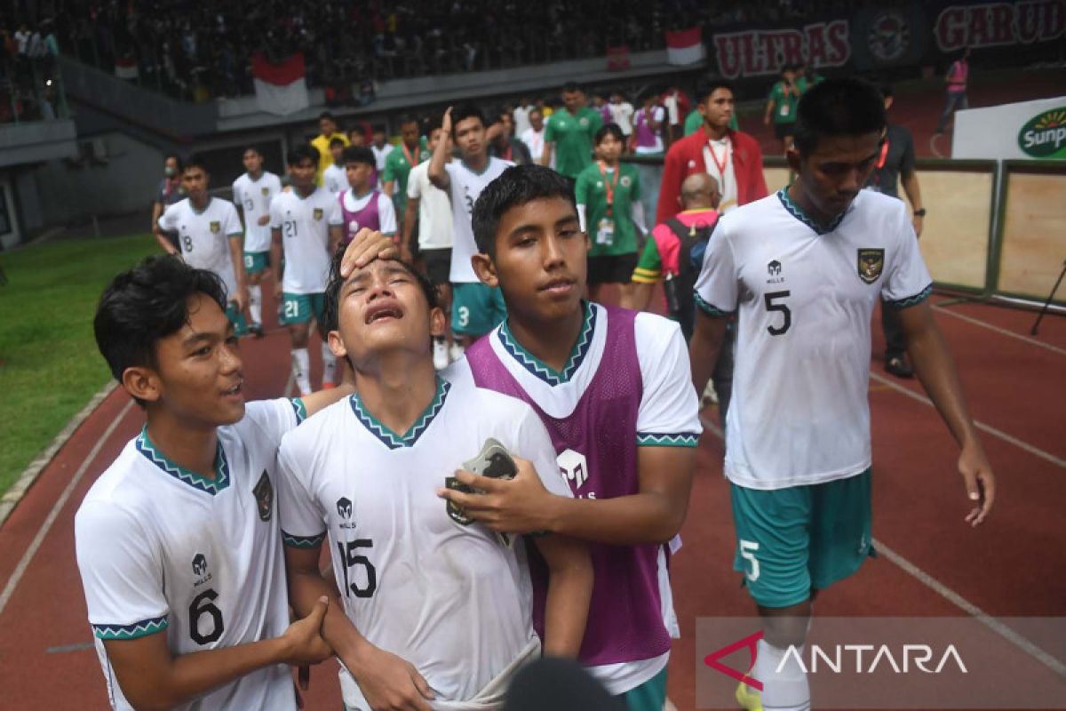 Perihal wacana pindah federasi sepak bola