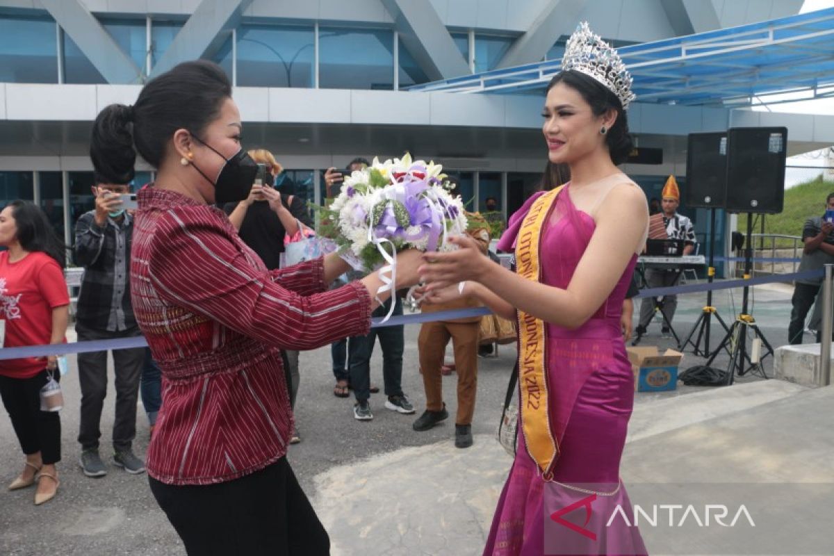 Sambut Putri Otonomi Gresita, Nikson : Inspirasi generasi muda