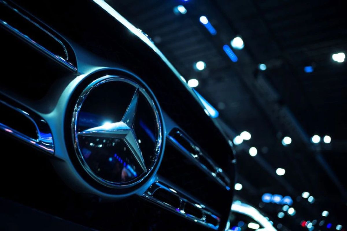 Masalah pasokan dan dampak COVID-19, penjualan Mercedes-Benz merosot