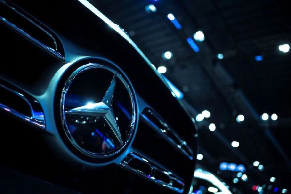 Penjualan mobil Mercedes-Benz merosot di kuartal II 2022