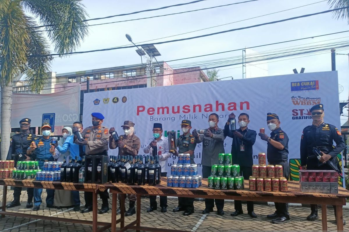 Bea Cukai Tembilahan musnahkan barang illegal senilai Rp5,9 miliar