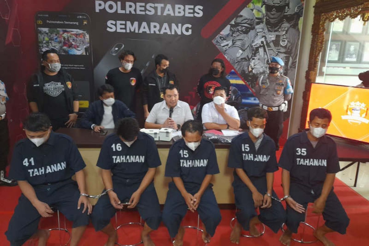 Polrestabes Semarang bekuk komplotan pencopet saat laga PSIS vs Arema