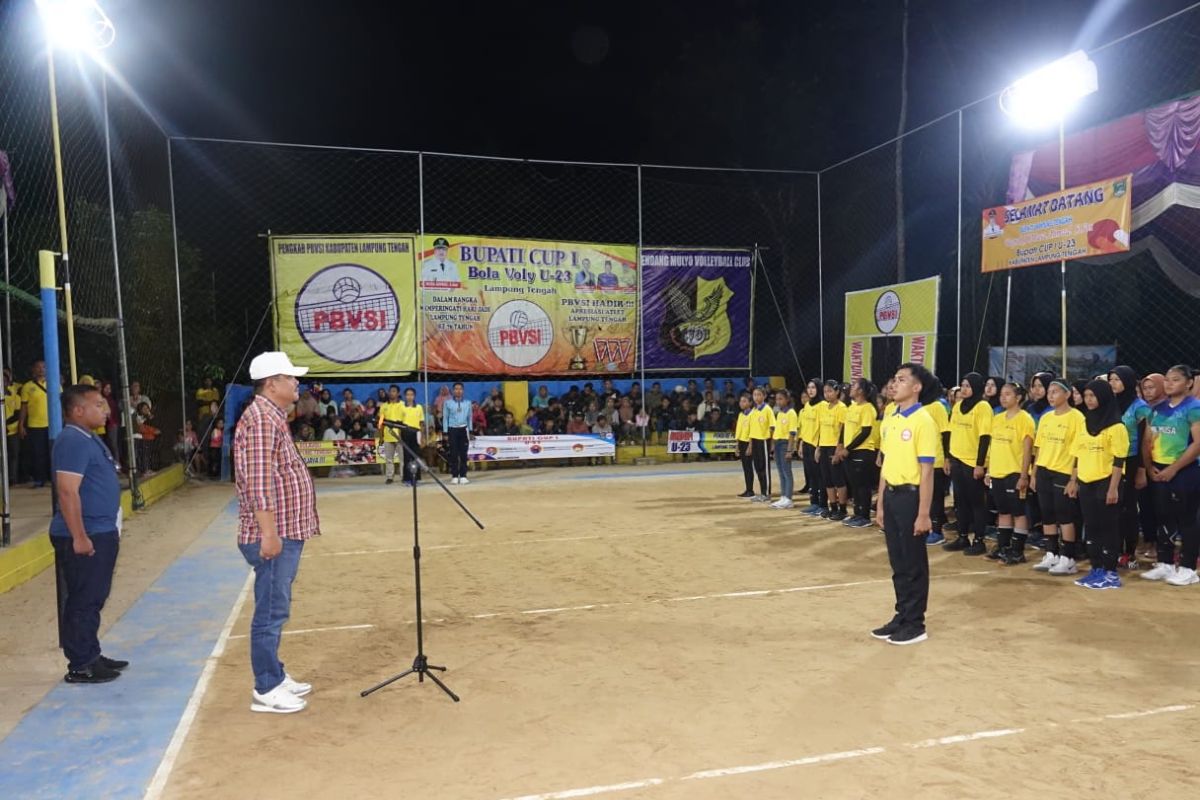 Bupati Lampung Tengah buka kejuaran bola volley Bupati Cup