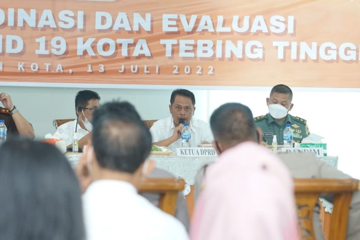 Ketua DPRD Tebing Tinggi Ingatkan agar lebih waspada ambil langkah antisipasi COVID-19