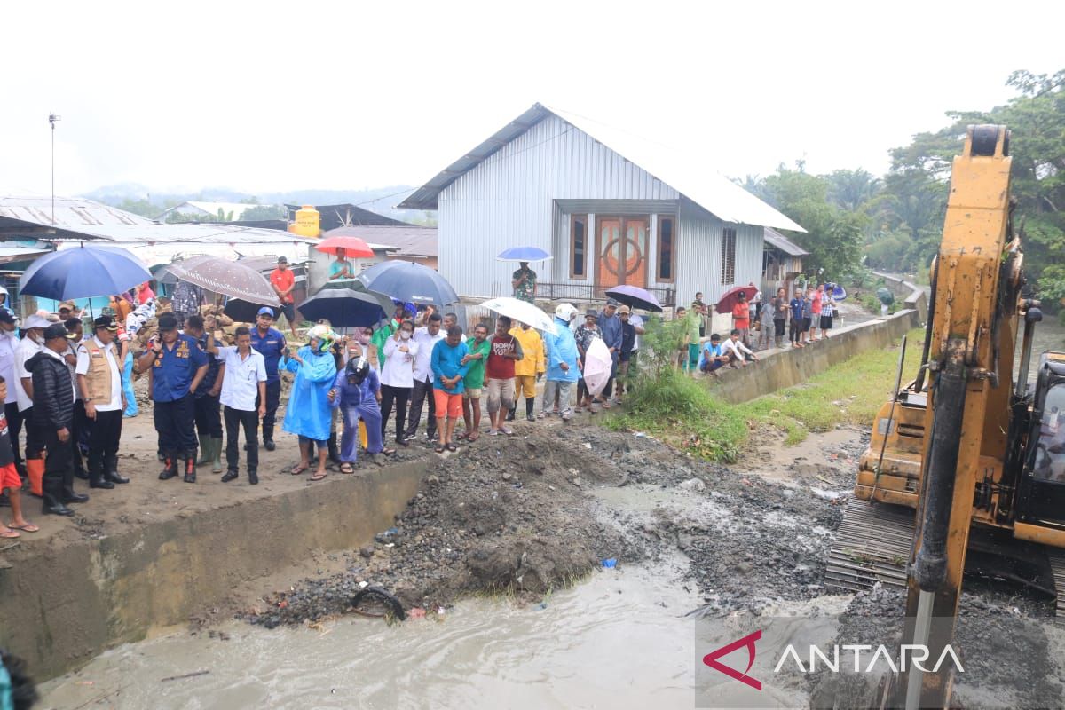 Pemkot Ambon kaji opsi relokasi rumah warga korban bencana longsor