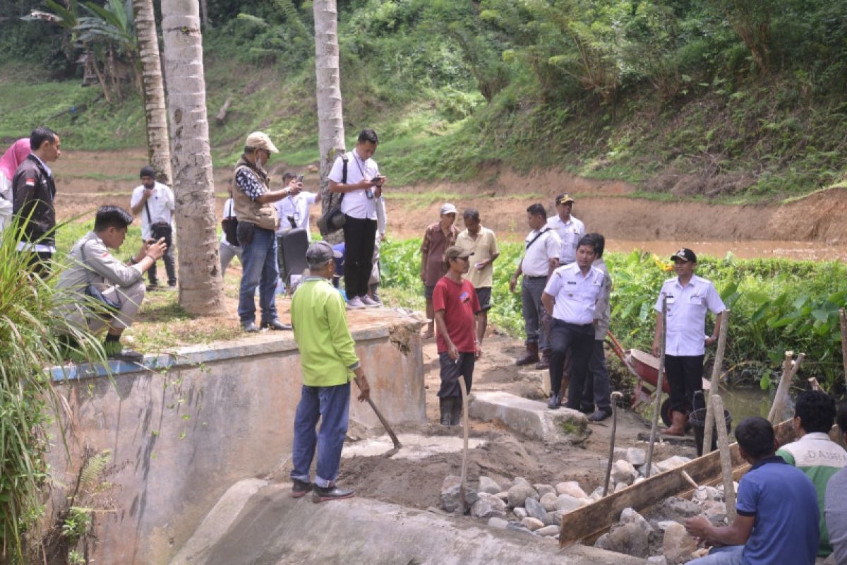 Wako Deri Asta tinjau akses jalan dan objek Geopark di Desa Tumpuak Tangah Sawahlunto