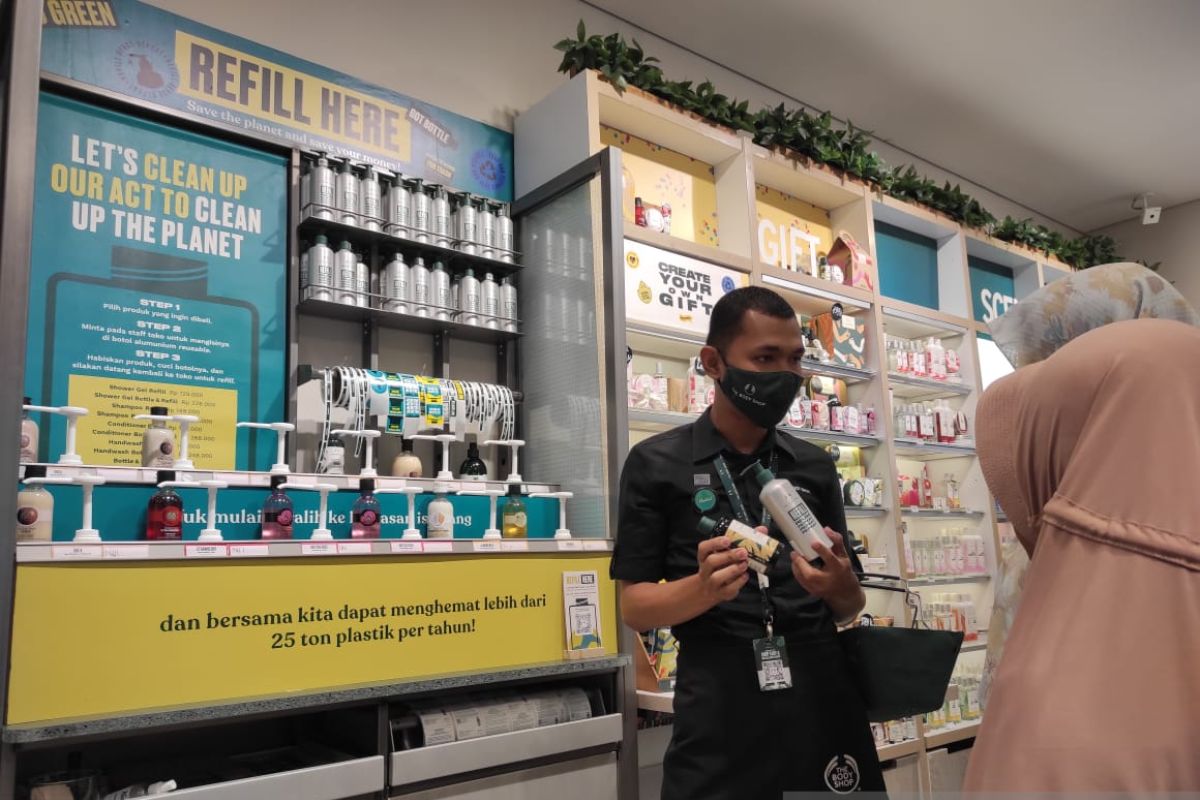 Kurangi sampah plastik, isi ulang The Body Shop hadir di Pekanbaru