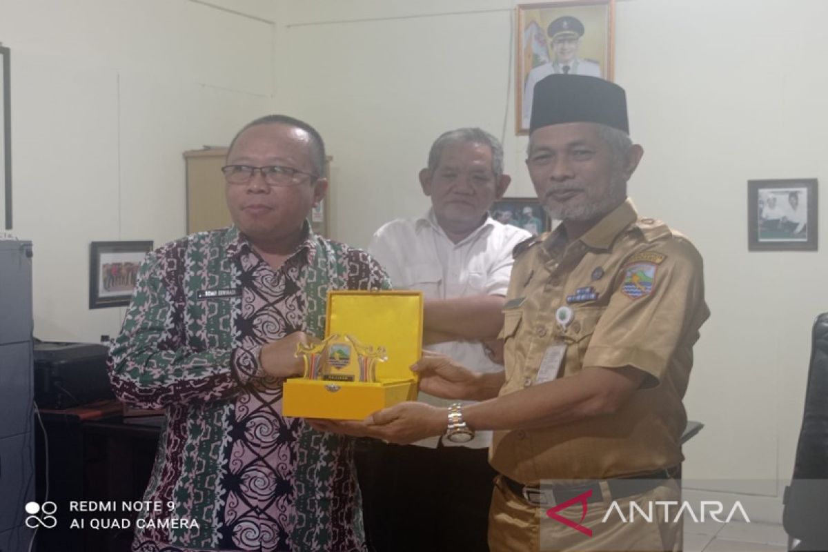 Pemkab Tanah Grogot kunjungi Kabupaten Kotabaru