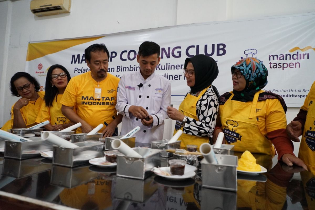 Bank Mantap gelar pelatihan pembuatan roti untuk pensiunan