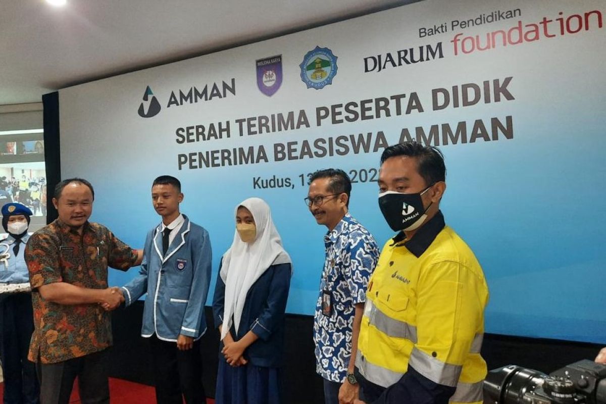 68 pelajar asal Sumbawa Barat terima beasiswa sekolah di SMK Kudus