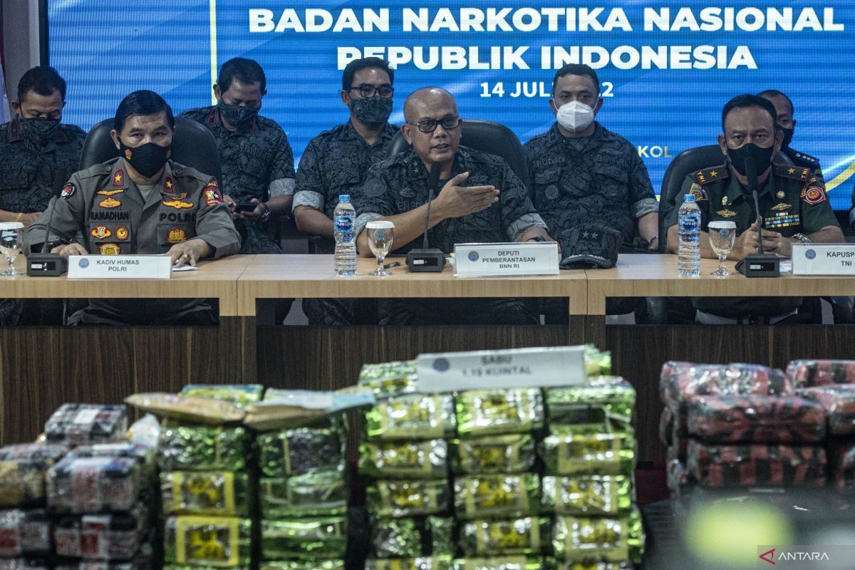 BNN tangkap tiga oknum TNI dan seorang polisi berikut BB 3 kuintal narkotika