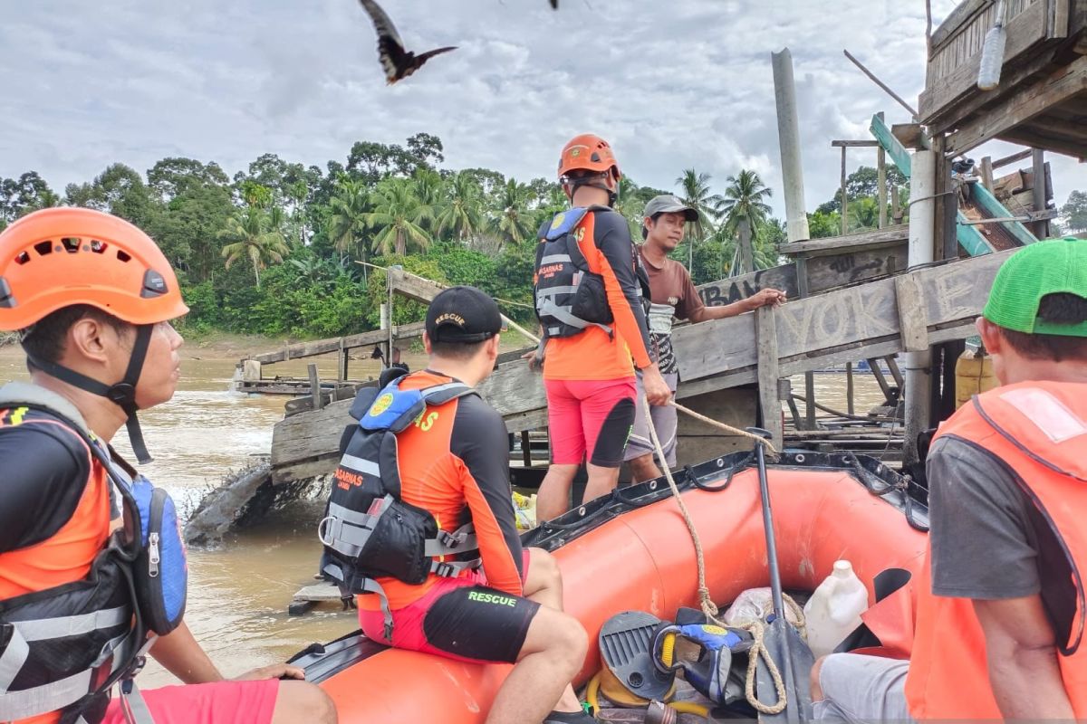 SAR  perluas pencarian korban tenggelam  hingga 20 kilometer di aliran Sungai Batanghaari