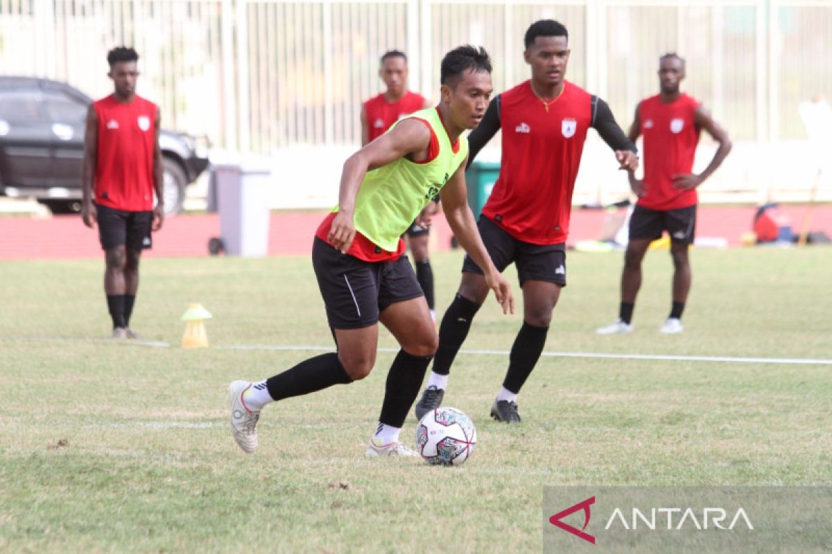 Persipura Jayapura mulai berlatih individu bertahan dan menyerang