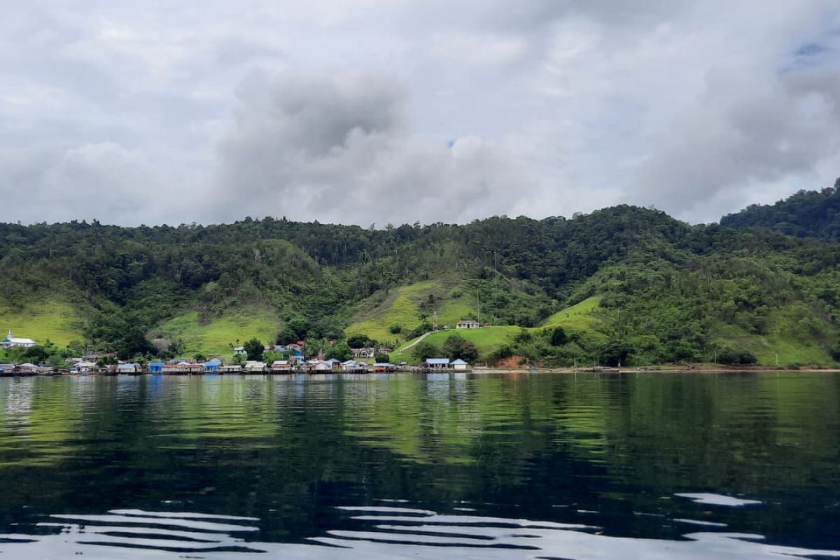 Lambert Jitmau: Jangan jual tanah dan pulau untuk pariwisata