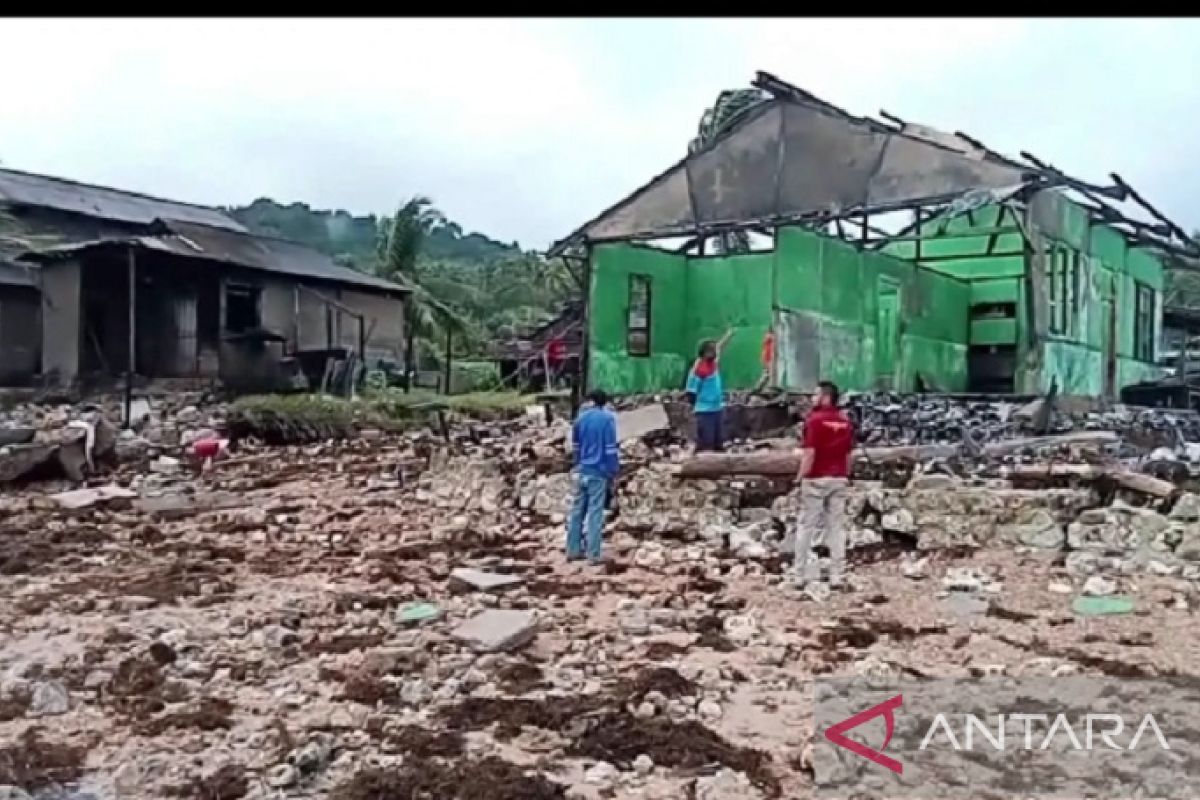 Belasan rumah warga Kepulauan Tanimbar Maluku rusak akibat abrasi, begini penjelasannya