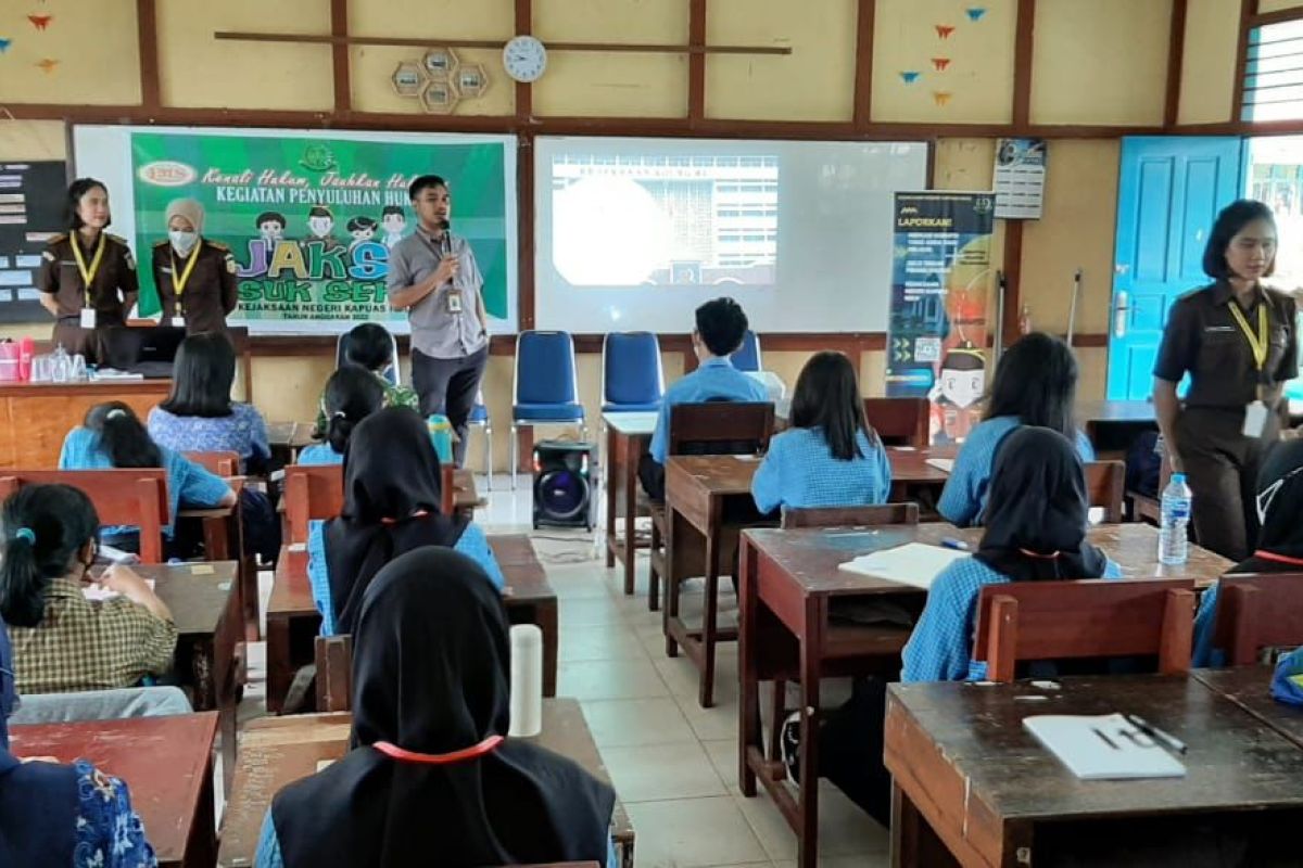 Kejari Kapuas Hulu berikan penyuluhan hukum di kalangan pelajar