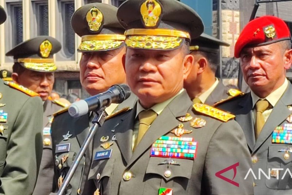 Kasad Jenderal TNI Dudung Abdurachman minta 292 praja lulusan Akmil menjadi prajurit petarung