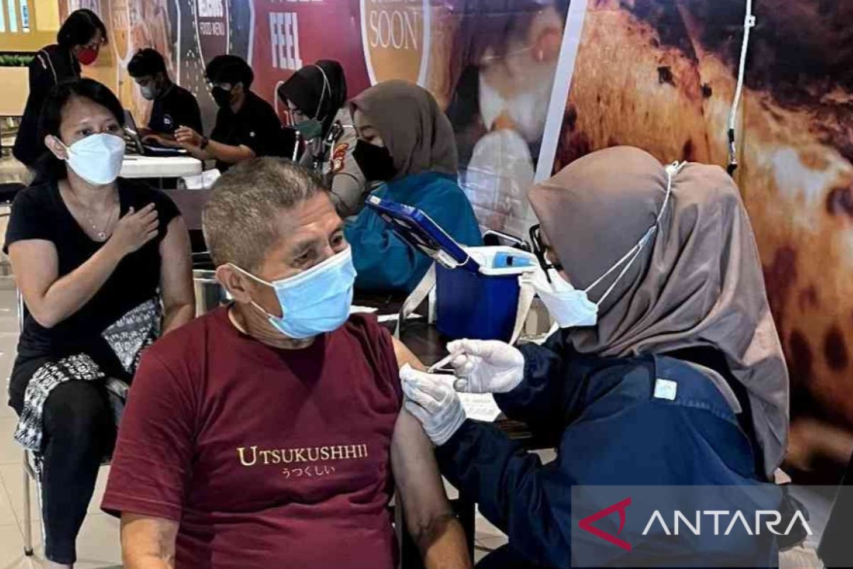 Satgas: Antusiasme warga Bekasi ikut vaksinasi dosis penguat rendah