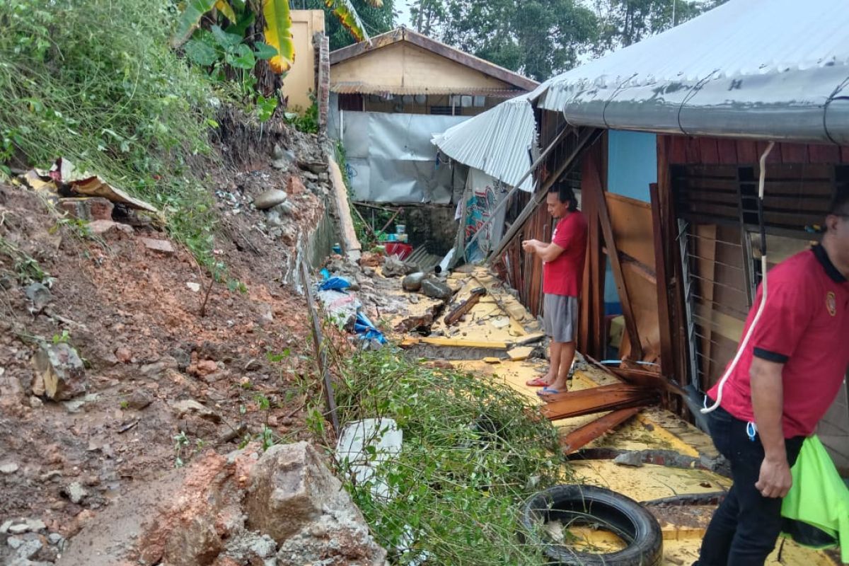 BPBD: waspadai titik longsor dan banjir di Ambon bertambah