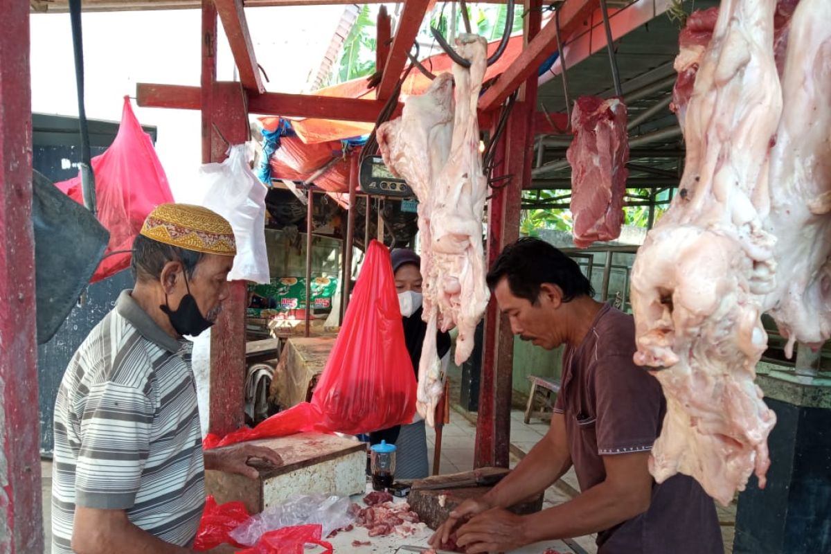 Harga daging sapi di Bandarlampung turun jadi Rp130.000 per kilogram pasca Idul Adha