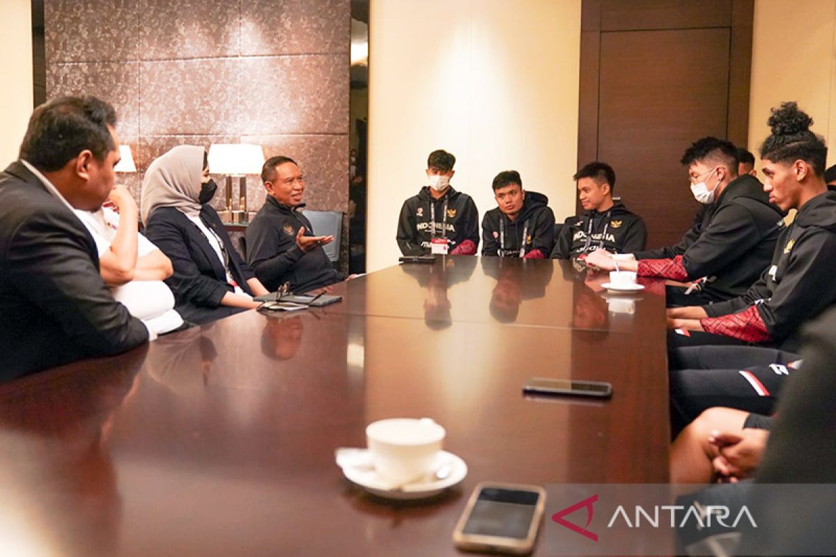 Menpora Amali semangati timnas basket usai dibekuk Yordania