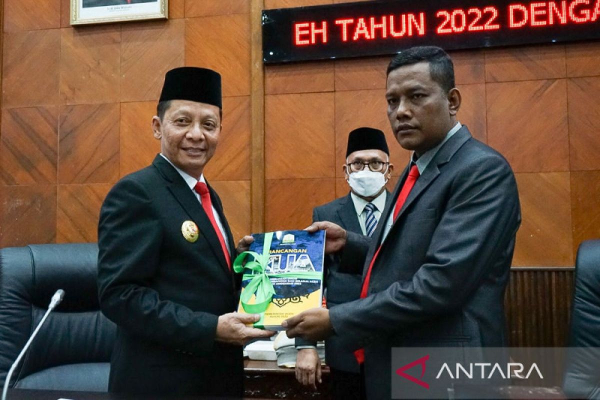 Pemprov Aceh serahkan KUA-PPAS ke DPRA, ini rencana pendapatan Aceh 2023