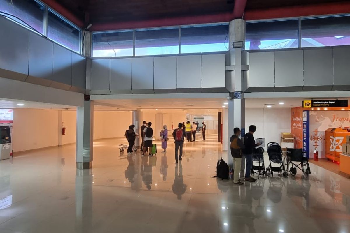 Bandara Pattimura Ambon wajibkan penumpang vaksin booster mulai 17 Juli, begini penjelasannya