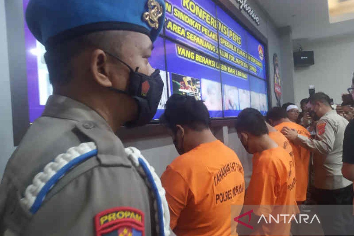 Polisi sebut pencuri spesialis ban serep truk beroperasi di jalan tol