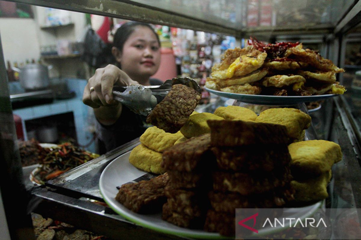 Pemilik warteg harapkan pemerintah antisipasi kelangkaan elpiji 3 kg