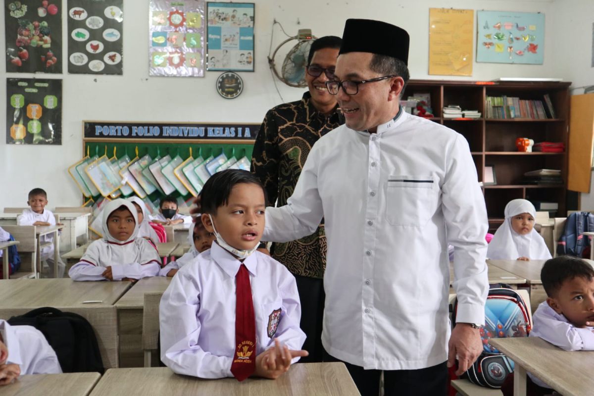 Jaga kearifan local, Bakri Siddiq ajak siswa sekolah lestarikan bahasa Aceh
