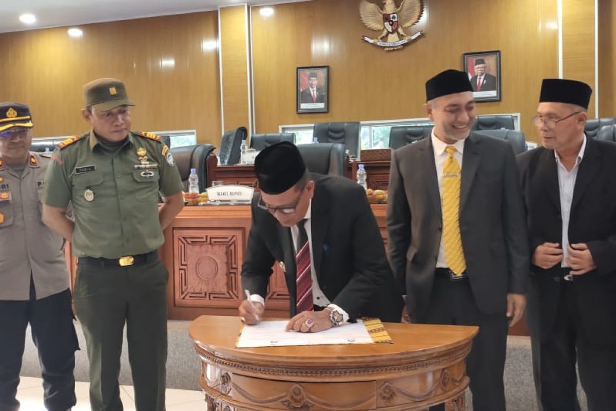 Dua Partai Abstain, Dewan terima LPJ Bupati Aceh Jaya