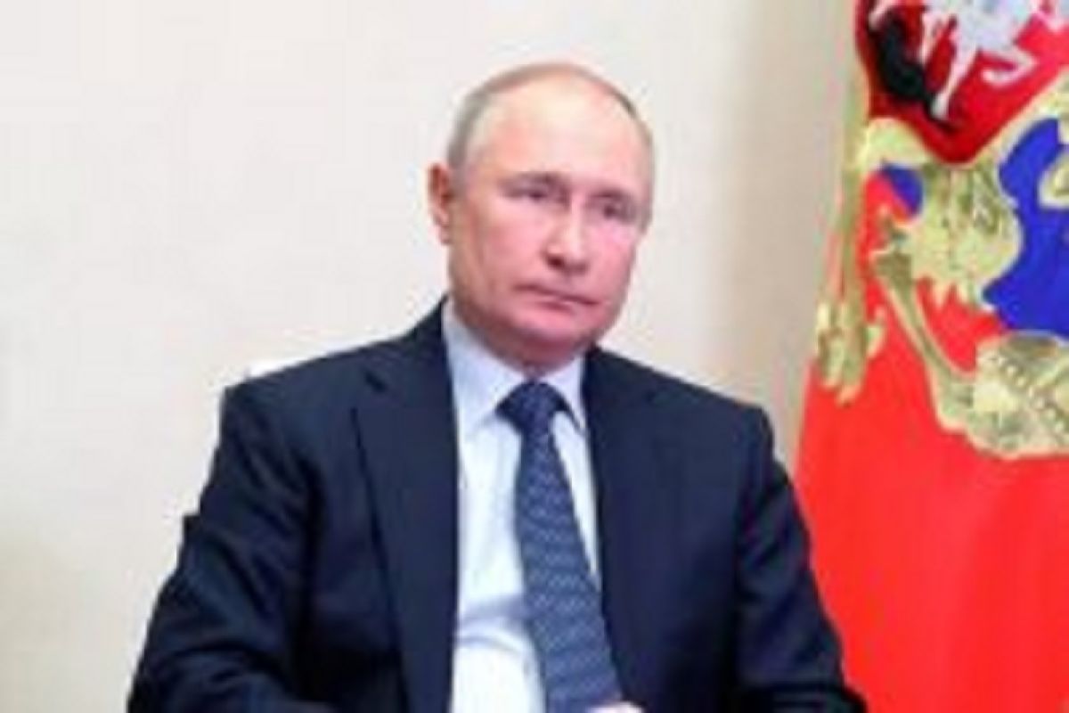 Presiden Rusia Vladimir Putin teken kebijakan ekonomi khusus dukung aksi militer luar negeri