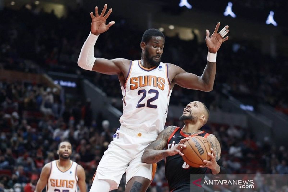 Basket NBA - Fantastis Phoenix Suns bidik  tawarkan kontrak Rp1,9 triliun untuk Deandre Ayton